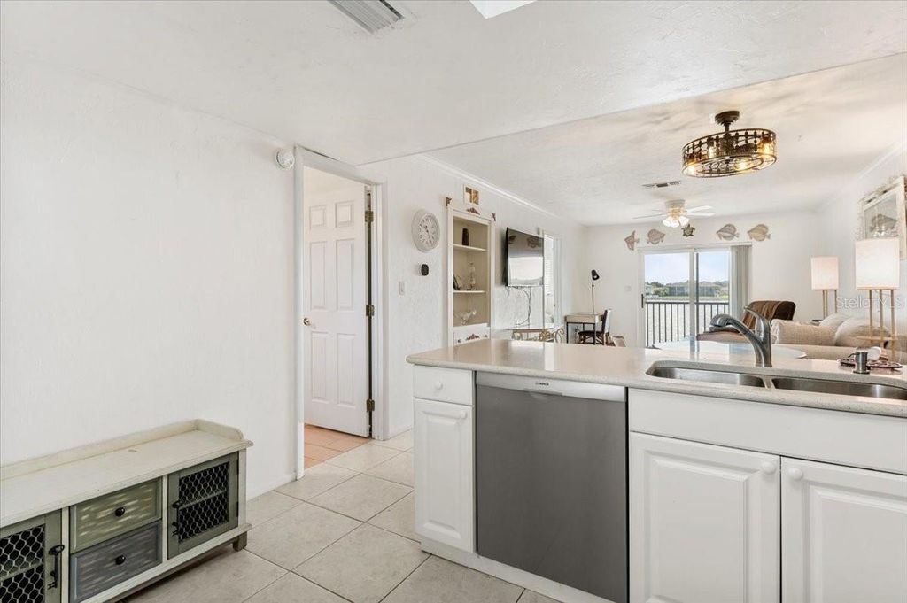 Image 6 of property listing at 25225 RAMPART BOULEVARD 1207, Punta Gorda, FL 33983