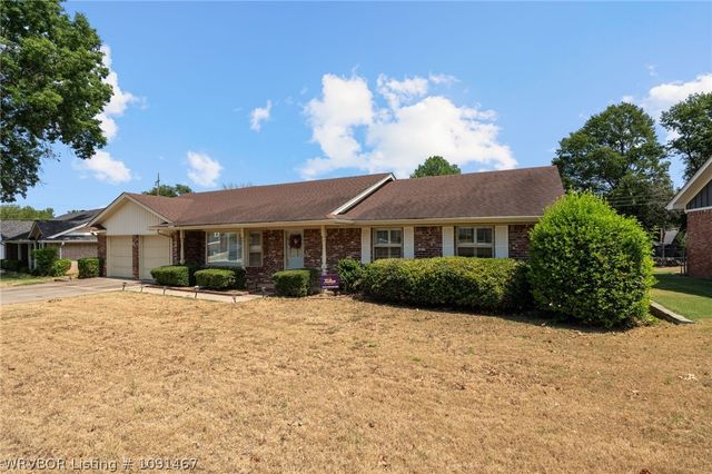 2017 S 70th Street, Fort Smith, AR 72903