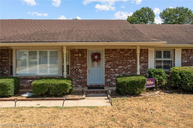 2017 S 70th Street, Fort Smith, AR 72903