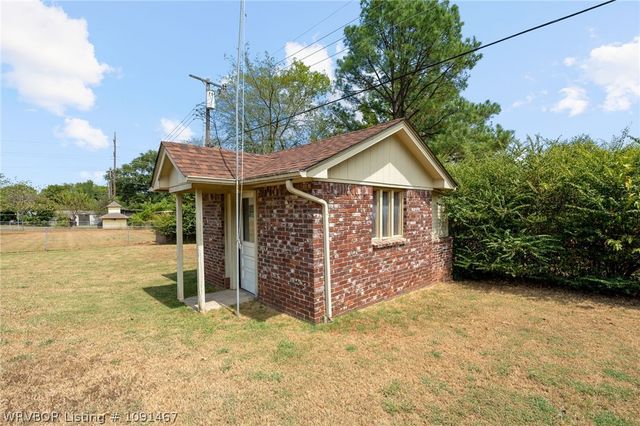 2017 S 70th Street, Fort Smith, AR 72903
