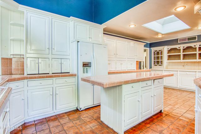 6041 TORREY PINES Drive, El Paso, TX 79912