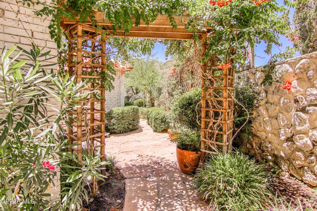 6041 TORREY PINES Drive, El Paso, TX 79912