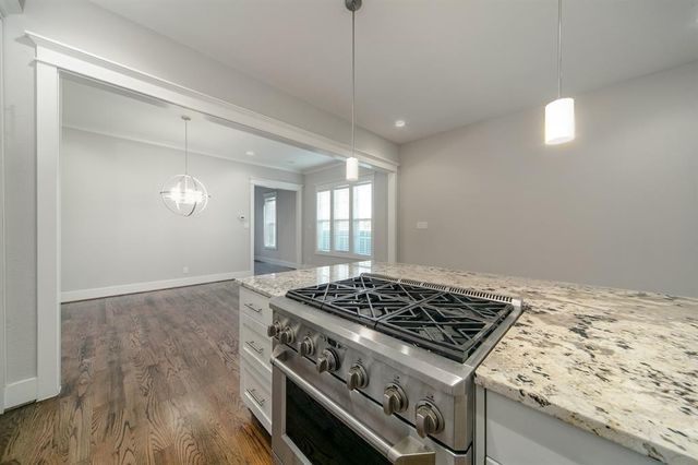 402 W 28th Street, Houston, TX 77008