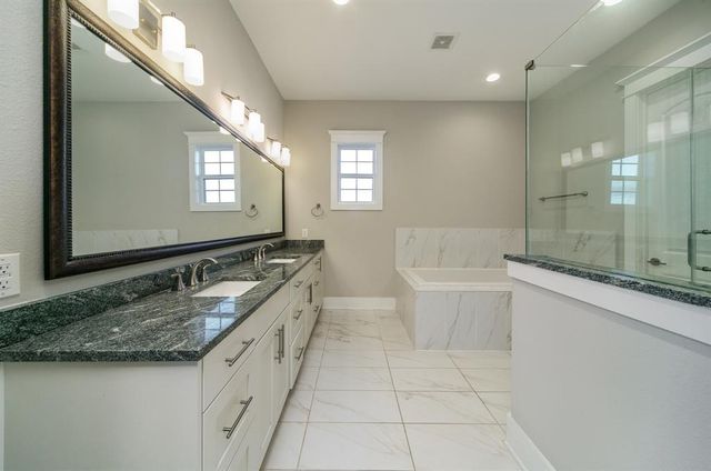 402 W 28th Street, Houston, TX 77008