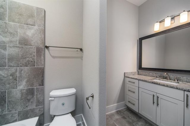 402 W 28th Street, Houston, TX 77008