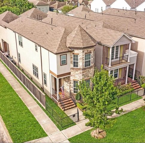 402 W 28th Street, Houston, TX 77008