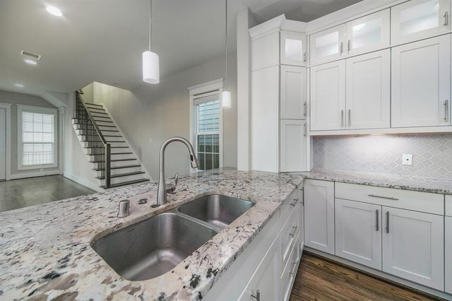402 W 28th Street, Houston, TX 77008