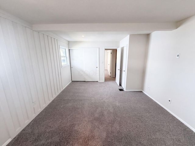 27 W Kenworth Road, Columbus, OH 43214