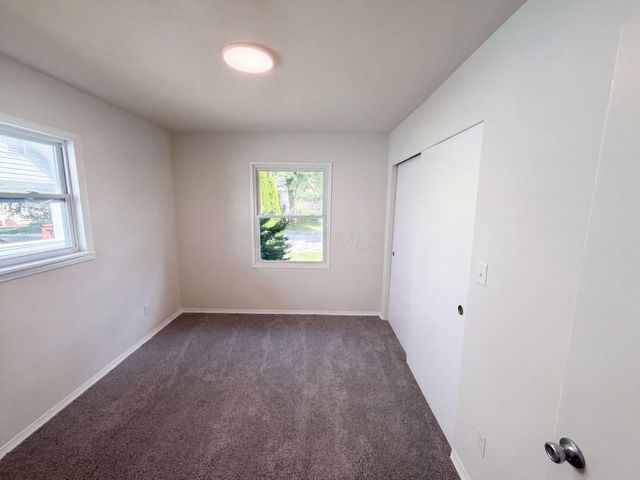 27 W Kenworth Road, Columbus, OH 43214