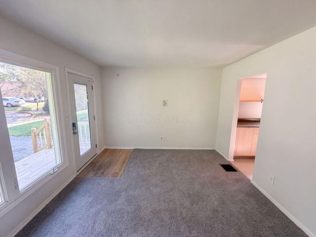 27 W Kenworth Road, Columbus, OH 43214