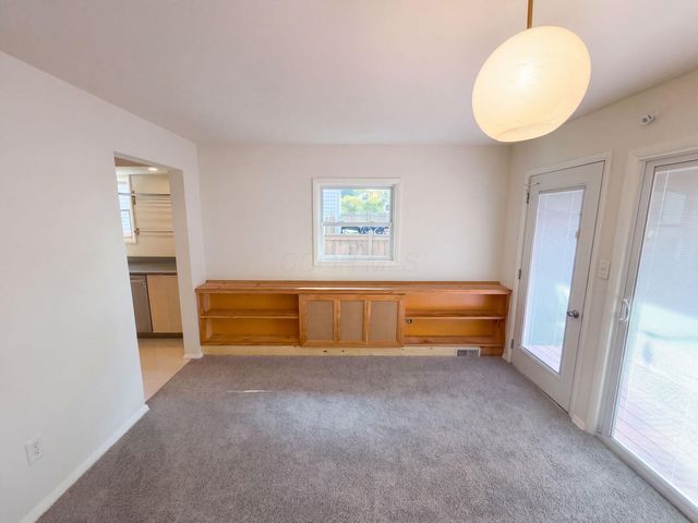 27 W Kenworth Road, Columbus, OH 43214