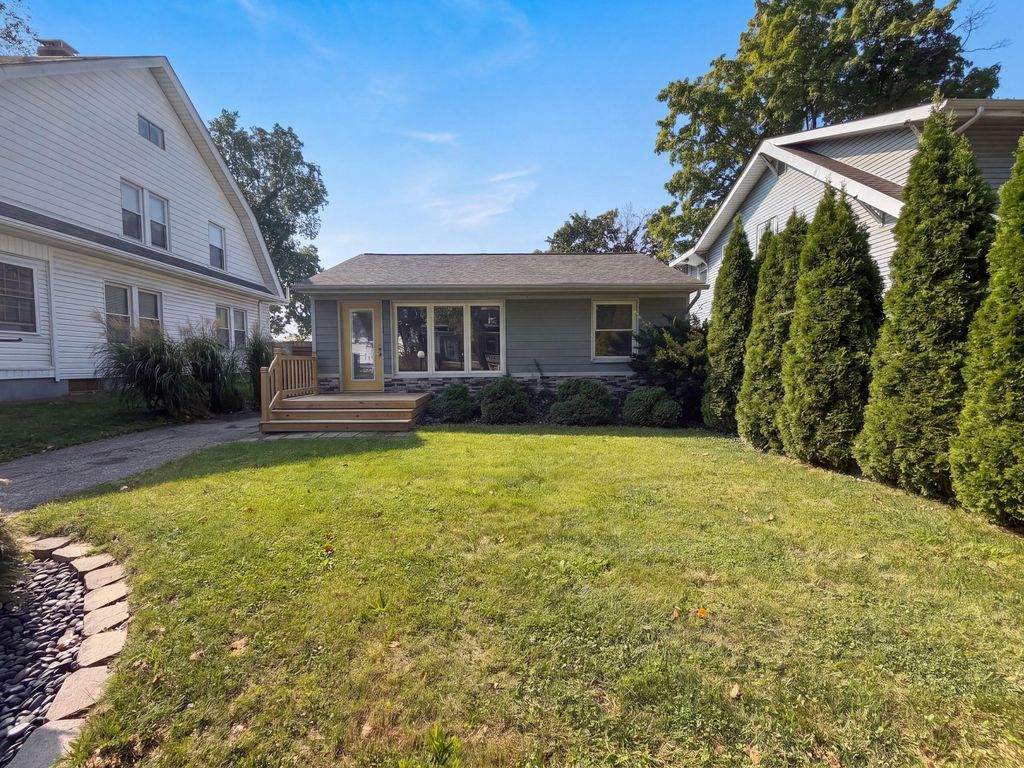 27 W Kenworth Road, Columbus, OH 43214