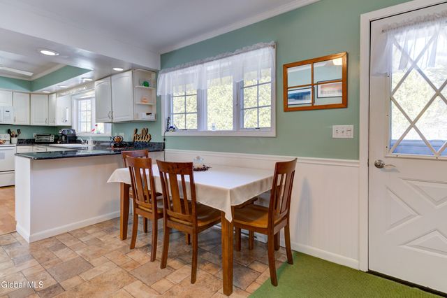 109 Ridgewood Avenue, Broadalbin, NY 12025