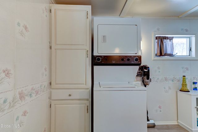 109 Ridgewood Avenue, Broadalbin, NY 12025