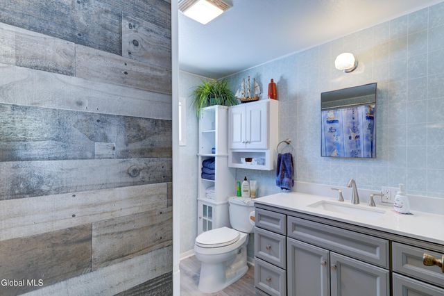 109 Ridgewood Avenue, Broadalbin, NY 12025