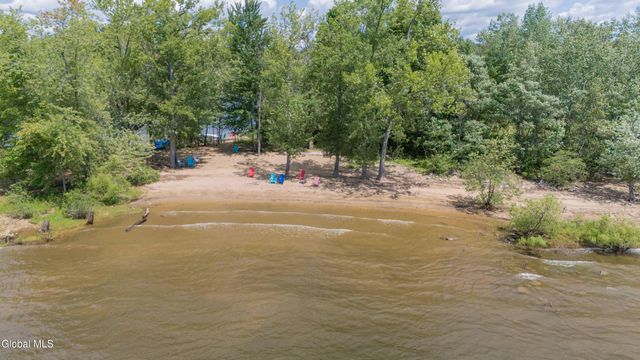 109 Ridgewood Avenue, Broadalbin, NY 12025