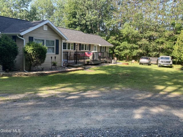 109 Ridgewood Avenue, Broadalbin, NY 12025