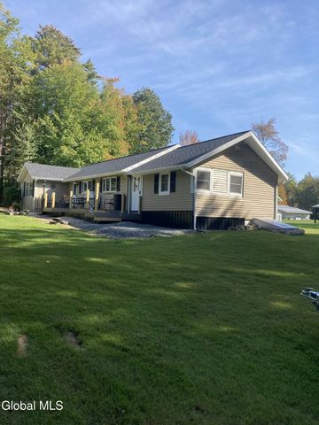 109 Ridgewood Avenue, Broadalbin, NY 12025