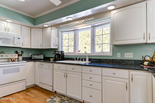 109 Ridgewood Avenue, Broadalbin, NY 12025