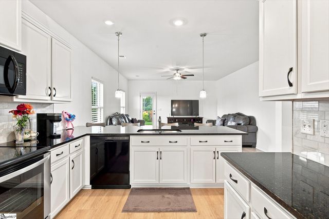 1037 Spruce Grove Road, Duncan, SC 29334