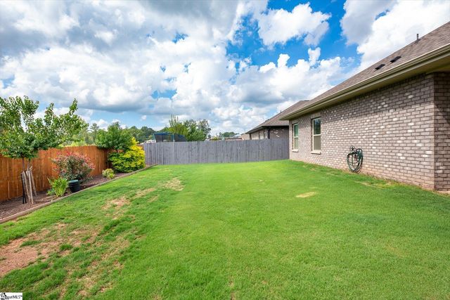 1037 Spruce Grove Road, Duncan, SC 29334