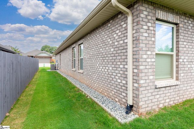 1037 Spruce Grove Road, Duncan, SC 29334