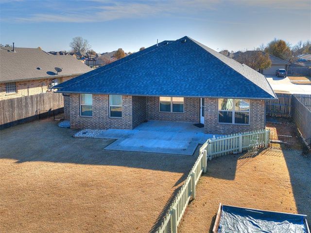 1177 McConnell Drive, Yukon, OK 73099