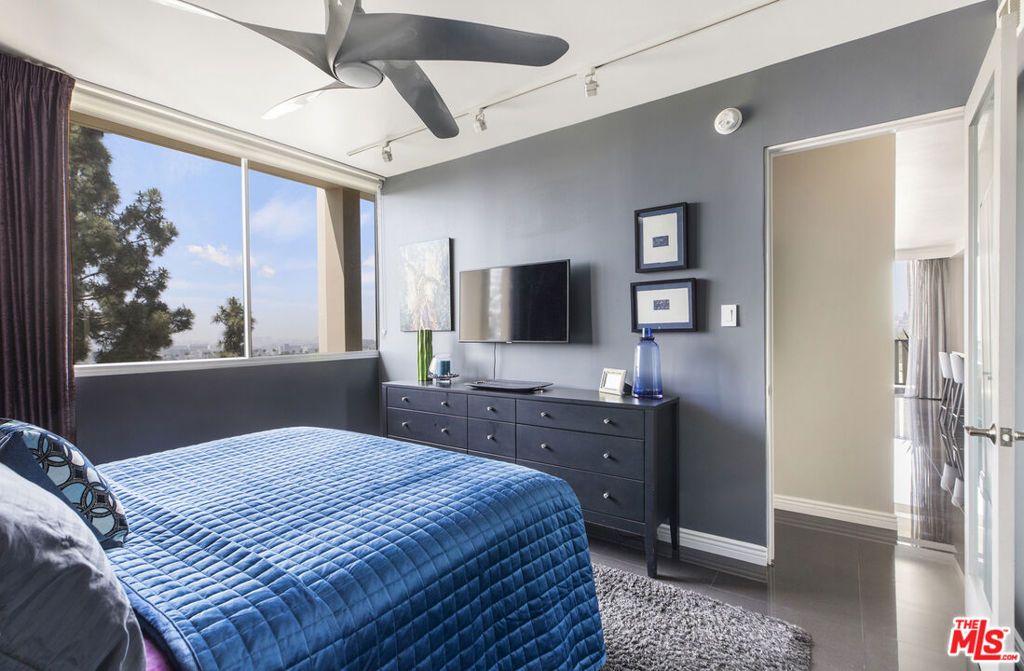 Image 24 of property listing at 4455 Los Feliz Boulevard 907, Los Angeles, CA 90027