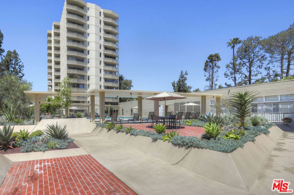 Image 33 of property listing at 4455 Los Feliz Boulevard 907, Los Angeles, CA 90027