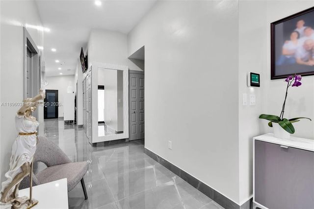 3118 W 71st Place, Hialeah, FL 33018