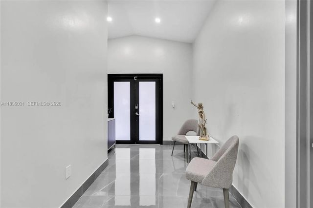 3118 W 71st Place, Hialeah, FL 33018