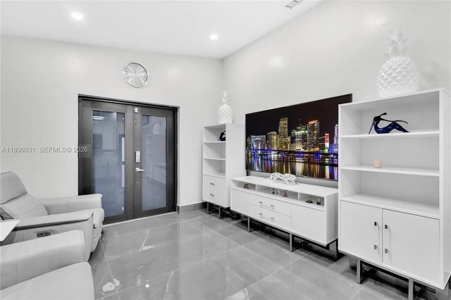 3118 W 71st Place, Hialeah, FL 33018