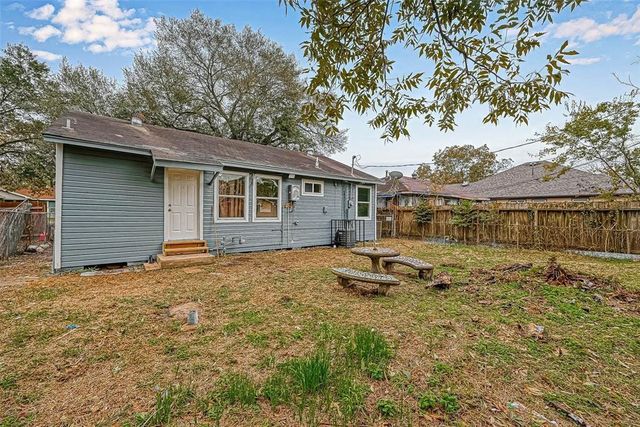 7028 Saint Augustine Street, Houston, TX 77021