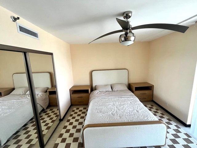 19707 Turnberry Way 8L, Miami, FL 33180