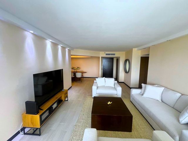 19707 Turnberry Way 8L, Miami, FL 33180