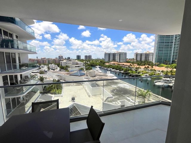 19707 Turnberry Way 8L, Miami, FL 33180