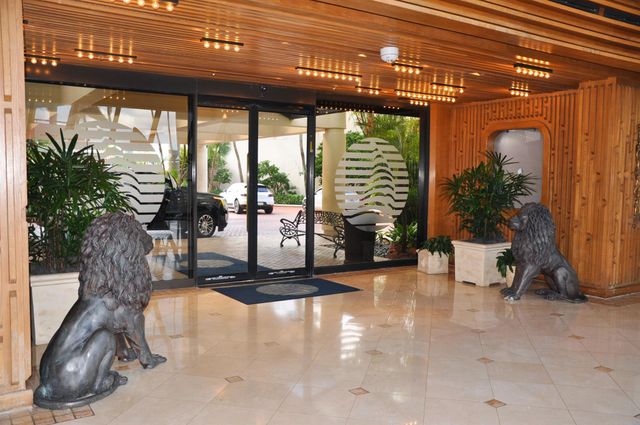 19707 Turnberry Way 8L, Miami, FL 33180