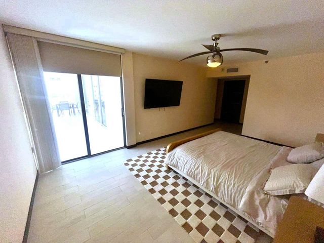 19707 Turnberry Way 8L, Miami, FL 33180