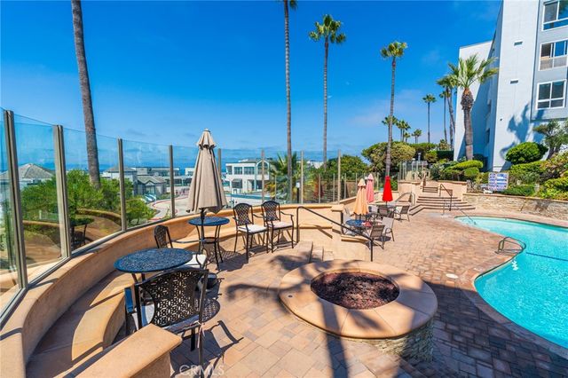 630 The Village 107, Redondo Beach, CA 90277