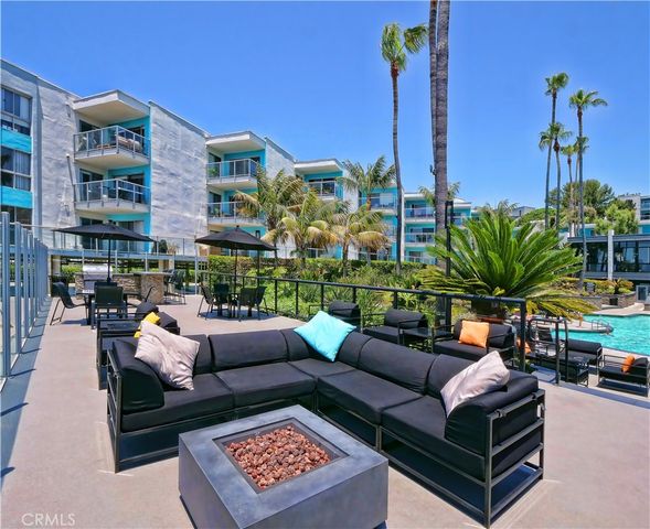 630 The Village 107, Redondo Beach, CA 90277