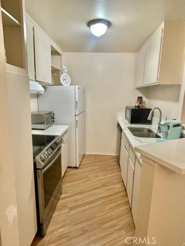 630 The Village 107, Redondo Beach, CA 90277