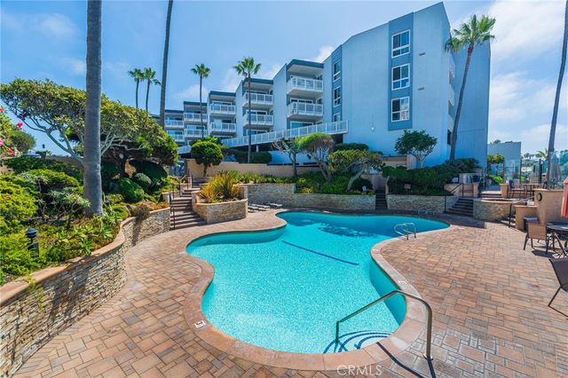 630 The Village 107, Redondo Beach, CA 90277