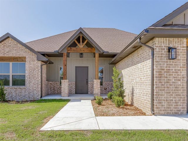 621 Trails End Drive, Shawnee, OK 74804