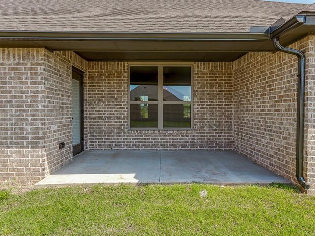 621 Trails End Drive, Shawnee, OK 74804