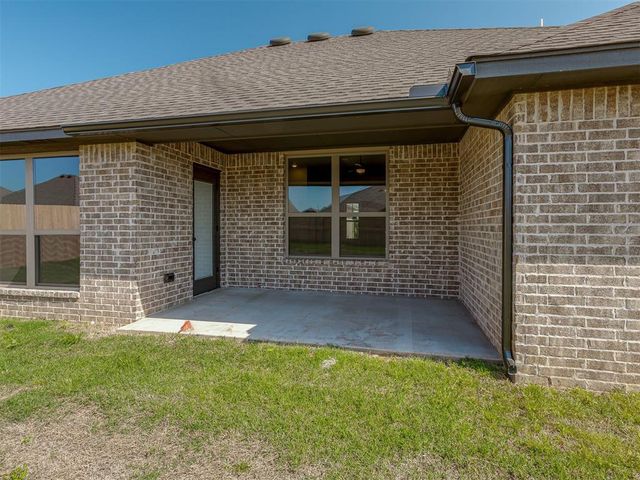 621 Trails End Drive, Shawnee, OK 74804