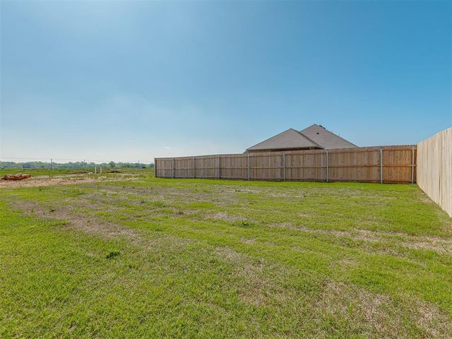 621 Trails End Drive, Shawnee, OK 74804