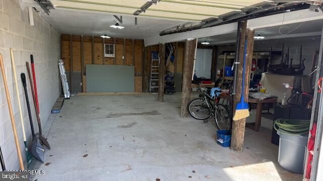 39 OAKLAND BAY CT, Tuckerton, NJ 08087