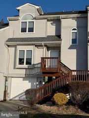 39 OAKLAND BAY CT, Tuckerton, NJ 08087