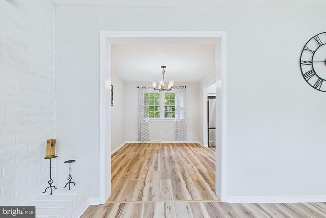 545 E HANNA DR, Newark, DE 19702