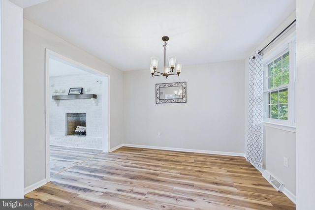 545 E HANNA DR, Newark, DE 19702